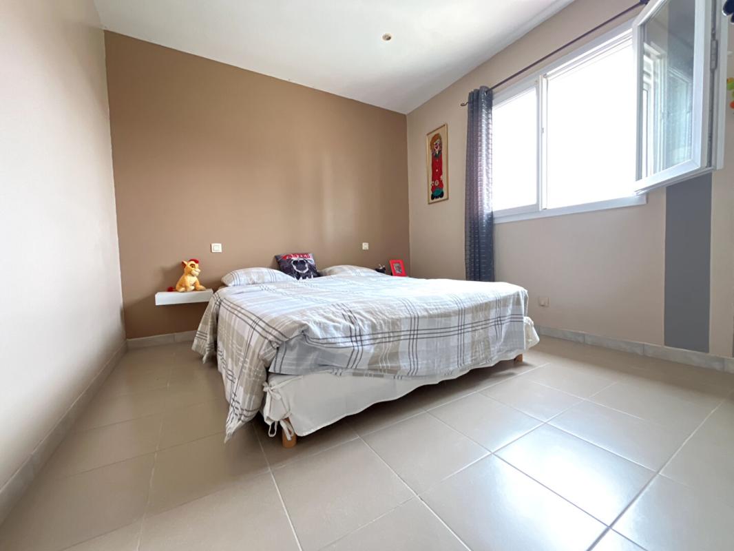 CLAIRA Magnifique villa de 130 m² sur un terrain 4 faces de 740 m² au fond d'une impasse calme 17