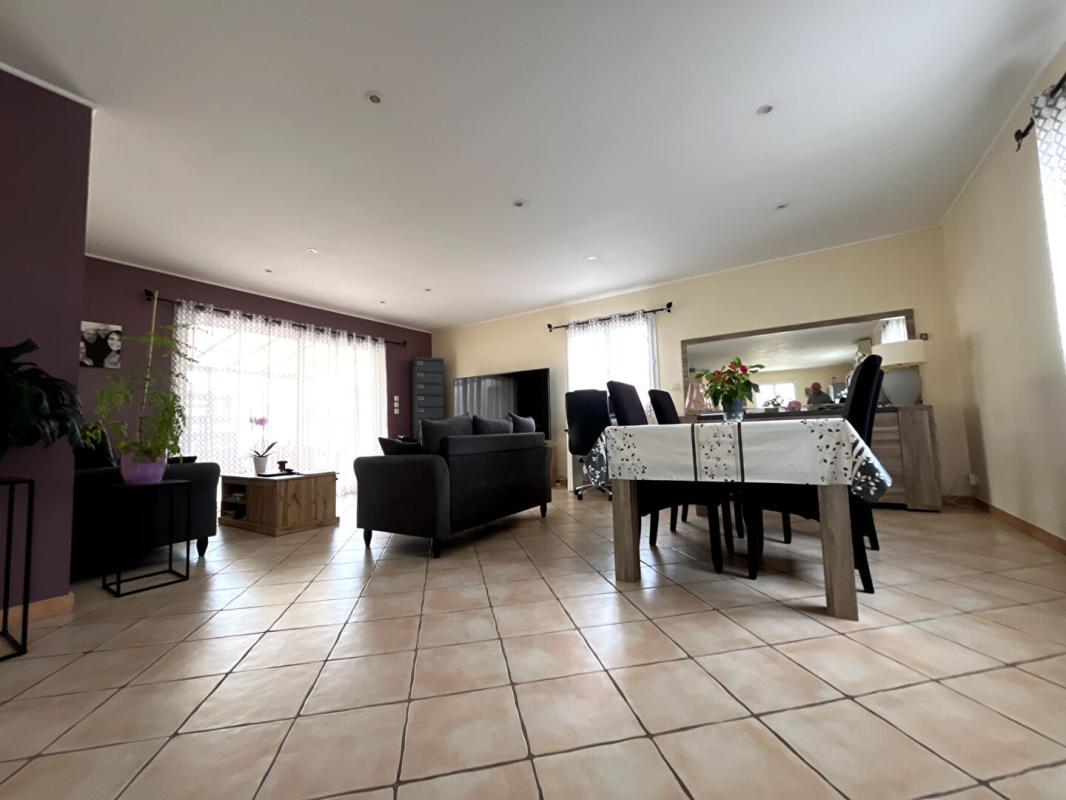 CLAIRA Magnifique villa de 130 m² sur un terrain 4 faces de 740 m² au fond d'une impasse calme 7