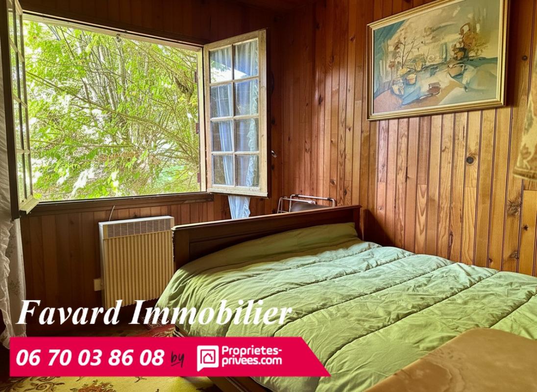 TREIGNAC Maison nature 5 chambres avec prairie et terrain ? secteur Treignac 12