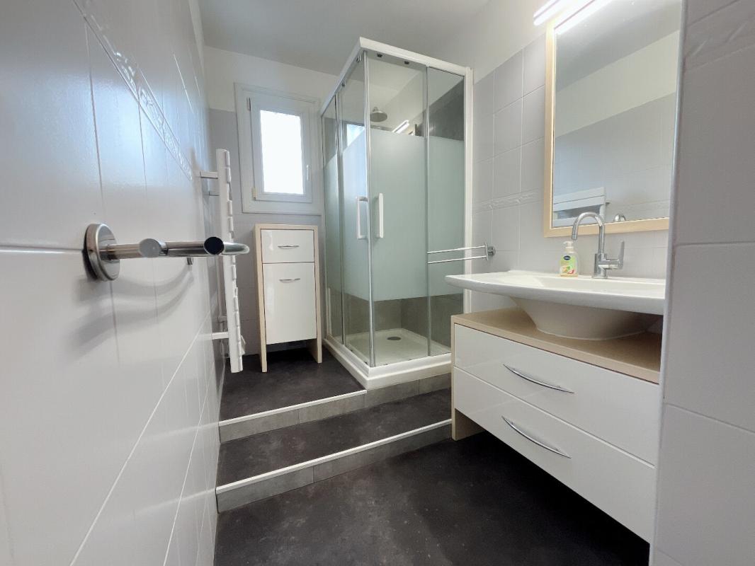 PERPIGNAN Magnifique appartement T3 de 57 m² en rez-de-chaussée d'une petite copropriété aux faibles charges 13