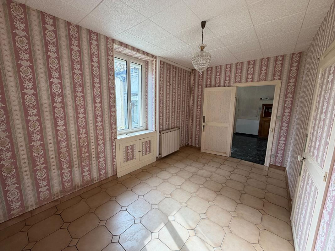 POUGUES-LES-EAUX Jolie maison ancienne à rénover à Pougues Les Eaux 10