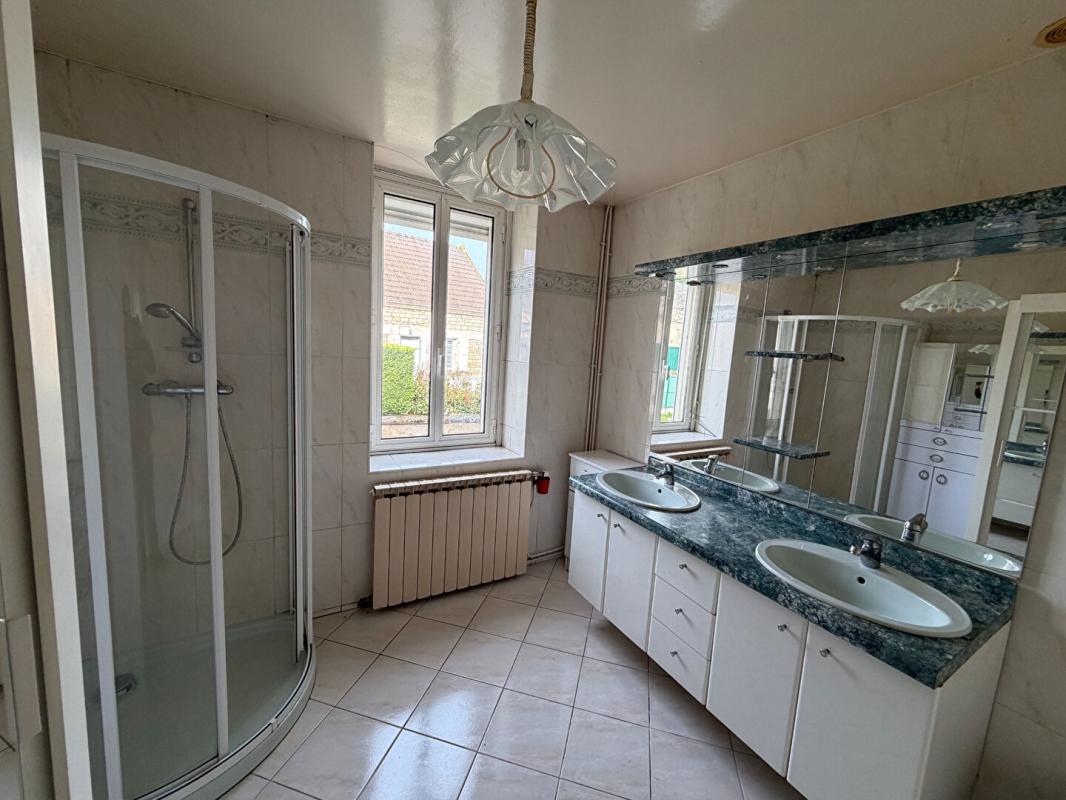 POUGUES-LES-EAUX Jolie maison ancienne à rénover à Pougues Les Eaux 11