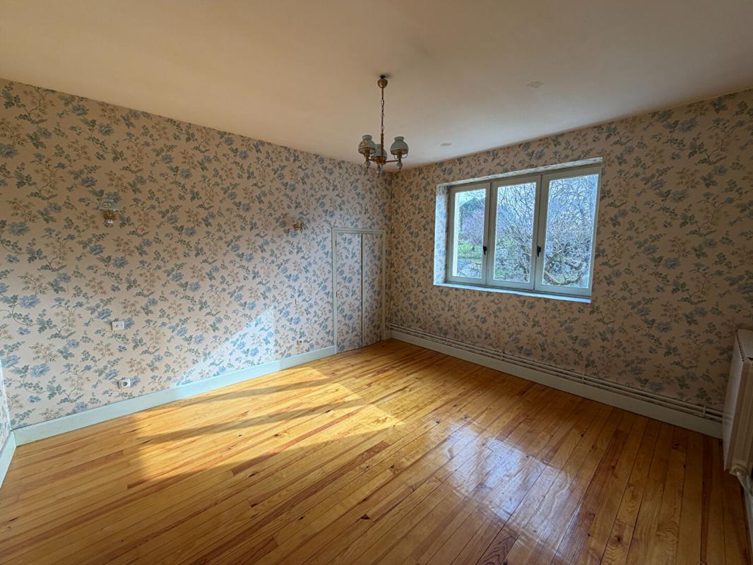 POUGUES-LES-EAUX Jolie maison ancienne à rénover à Pougues Les Eaux 8