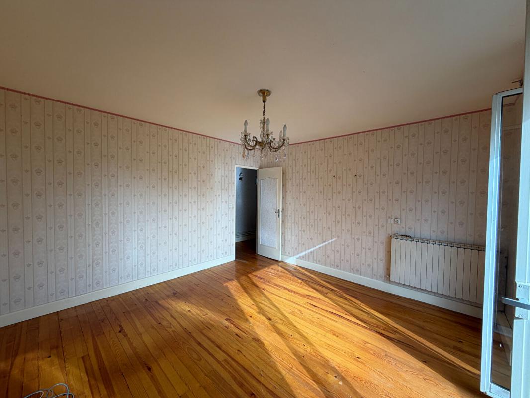 POUGUES-LES-EAUX Jolie maison ancienne à rénover à Pougues Les Eaux 9