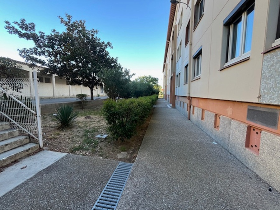 PERPIGNAN Charmant appartement spacieux de 72 m² en rez-de-chaussée sur élevé comprenant 3 chambres 2