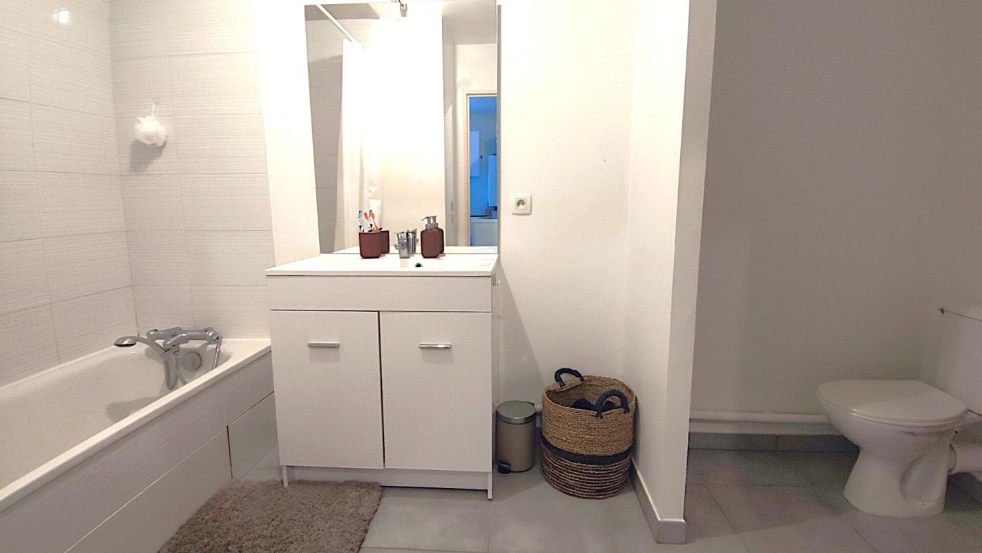 BONNEVILLE Appartement Bonneville 3 pièce(s) 64 m2, garage double, terrasse 8