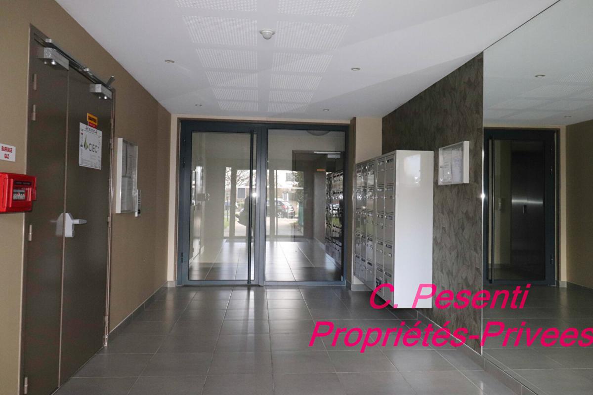 MONTEVRAIN Appartement avec balcon Montevrain 2 pièce(s) 42 m2 13