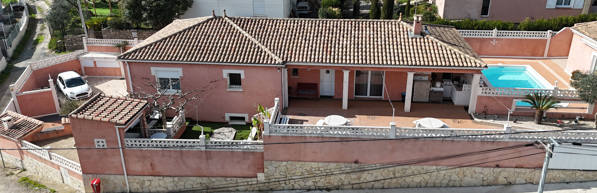 CAZOULS-LES-BEZIERS Superbe villa de plain-pied de 200 m² avec piscine, espace bien-être et belles prestations 17