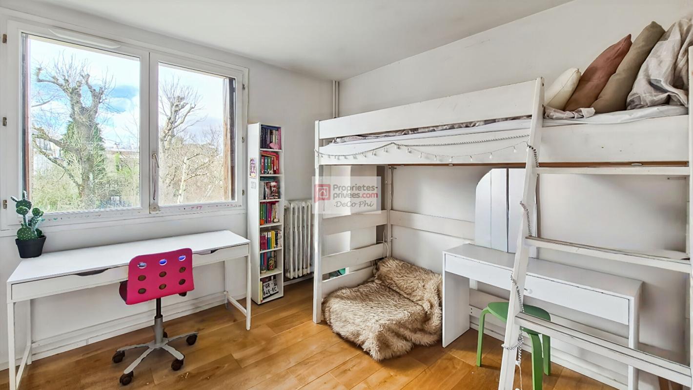 VILLE-D'AVRAY Appart.  3 chambres  calme  2 balcons  Ville d'Avray proche Sèvres 10