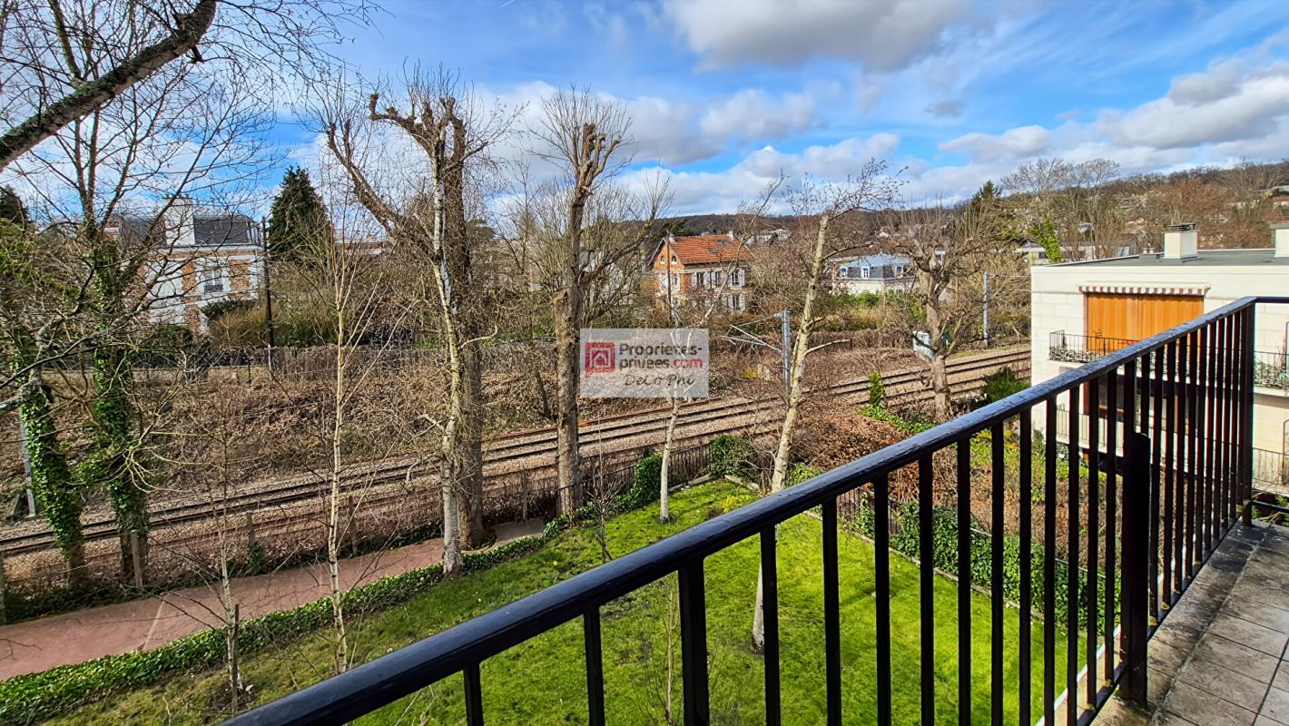 VILLE-D'AVRAY Appart.  3 chambres  calme  2 balcons  Ville d'Avray proche Sèvres 14