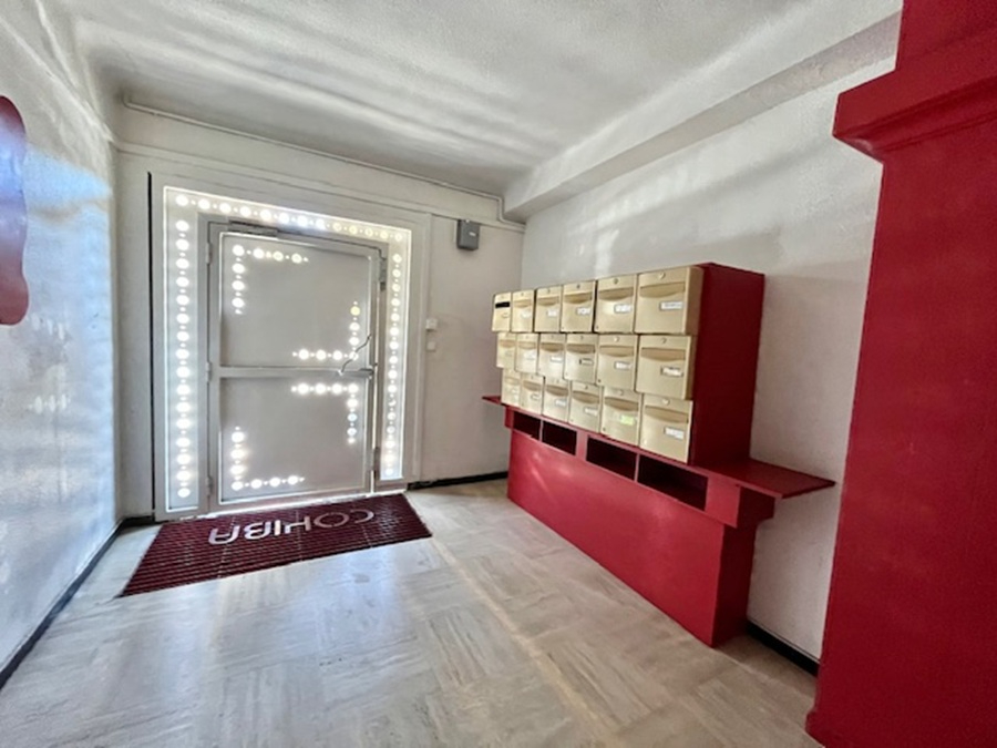 PERPIGNAN Magnifique T2 de style Loft de 39 m² carrez avec petite terrasse et comble au dernier étage avec ascenseur 11