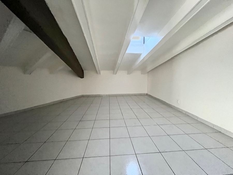 PERPIGNAN Magnifique T2 de style Loft de 39 m² carrez avec petite terrasse et comble au dernier étage avec ascenseur 7