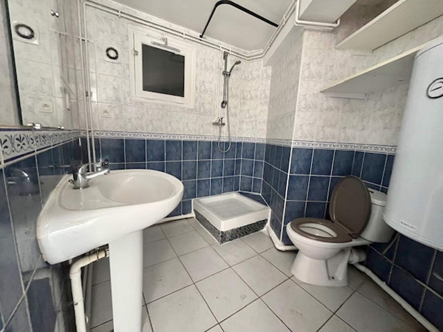 PERPIGNAN Magnifique T2 de style Loft de 39 m² carrez avec petite terrasse et comble au dernier étage avec ascenseur 8