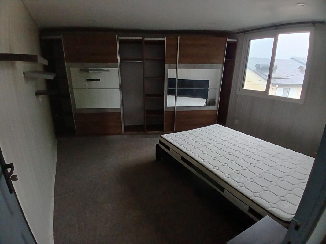 LE TAMPON Maison entièrement rénovée de 90 m² sur 480 m² située au 14ème km du Tampon 6