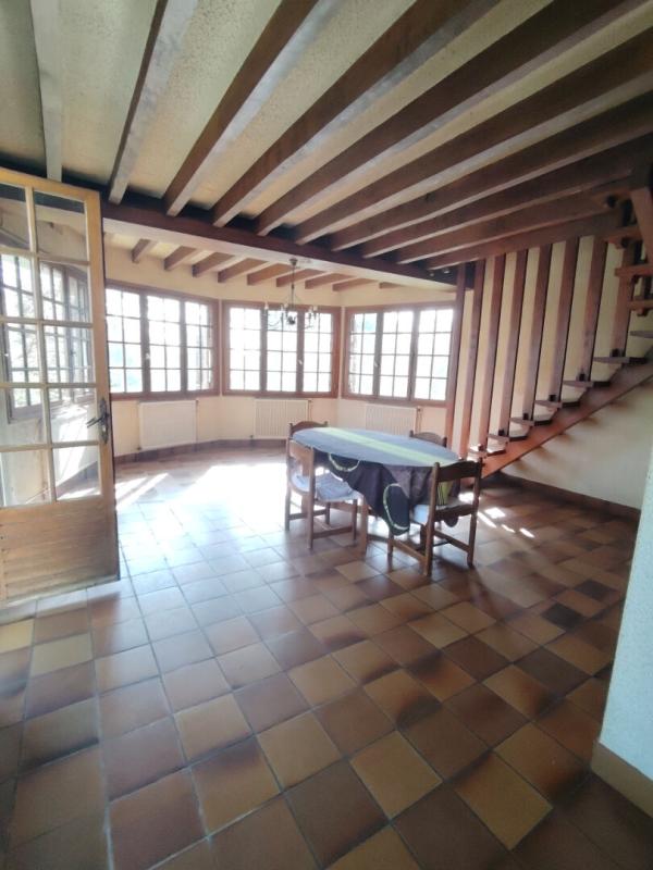 LA BAZOCHE-GOUET Proche La Bazoche Gouet, pavillon de belle qualité sur terrain très bien arboré 6