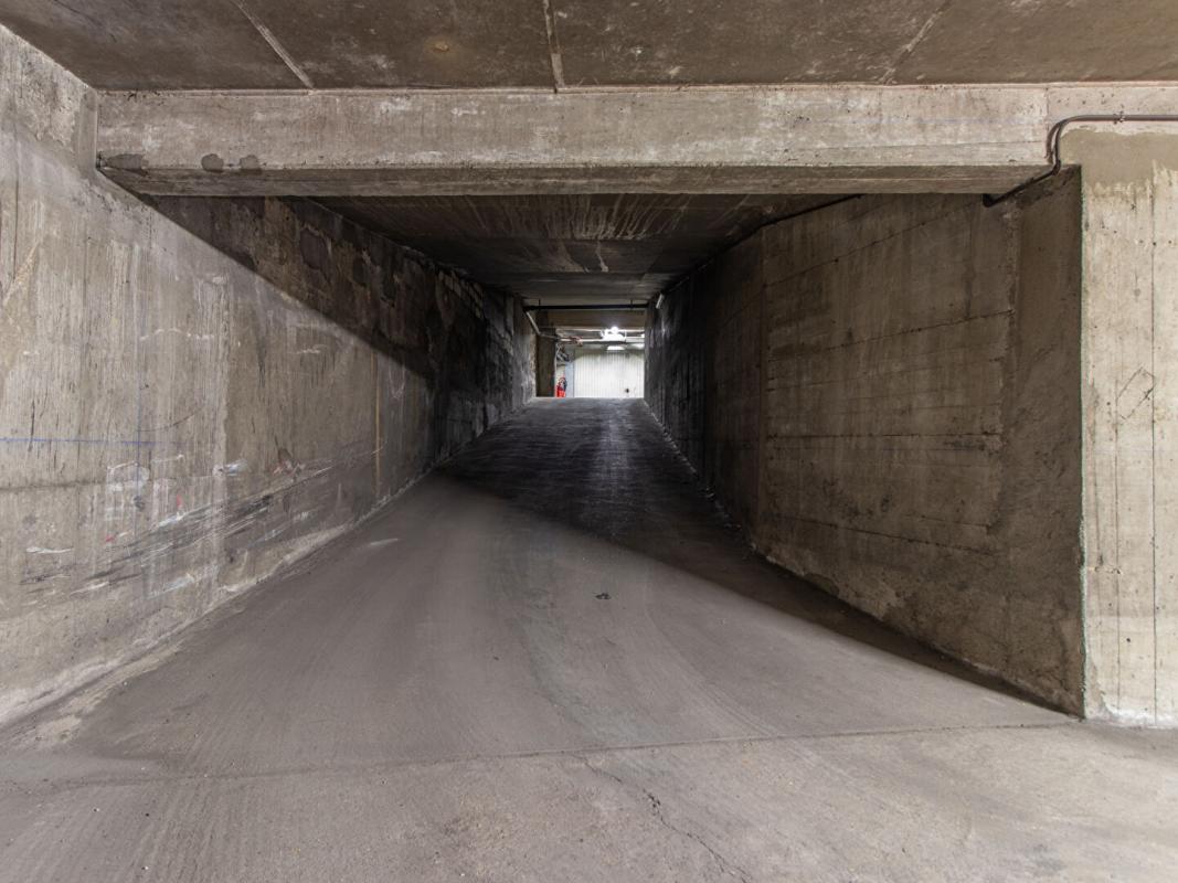 PARIS-18E-ARRONDISSEMENT 75018 / LA CHAPELLE, Parking sécurisé 5