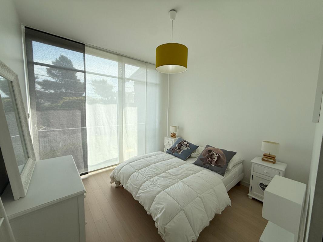 LA BAULE-ESCOUBLAC LA BAULE Maison contemporaine d'exception, Emplacement premium. A pied de la Place du marché et des commerces, 5 chambres 12