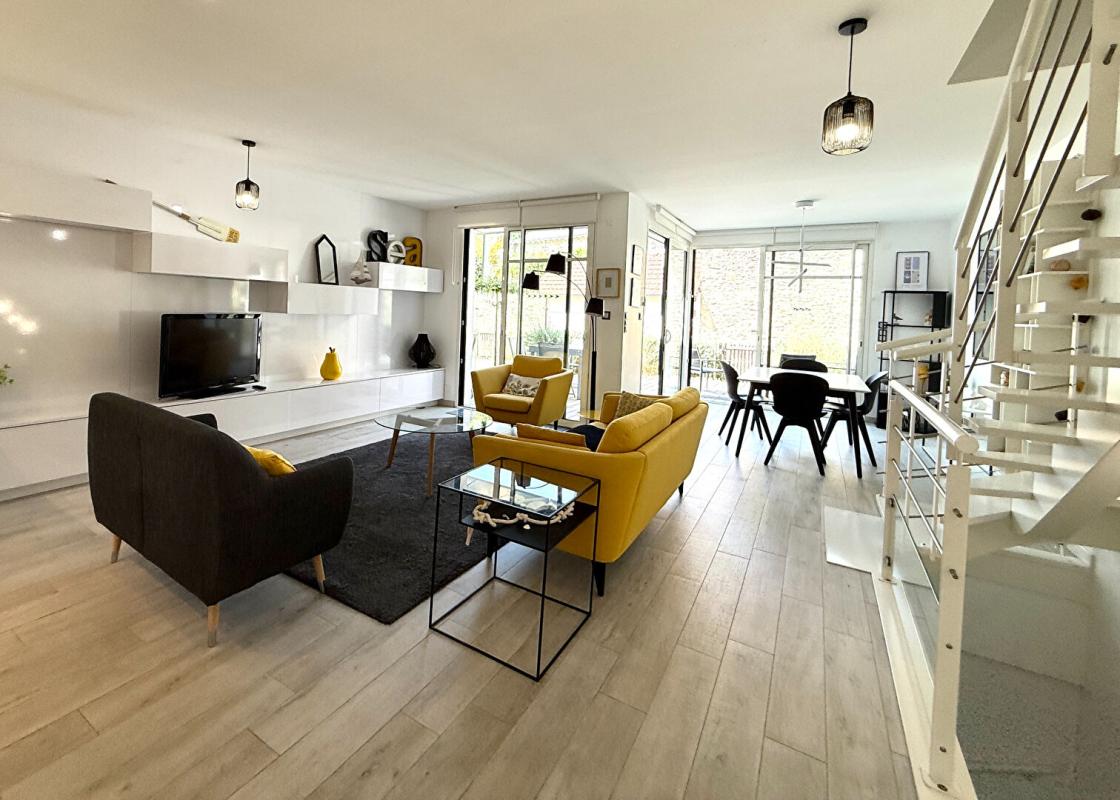 LA BAULE-ESCOUBLAC LA BAULE Maison contemporaine d'exception, Emplacement premium. A pied de la Place du marché et des commerces, 5 chambres 18