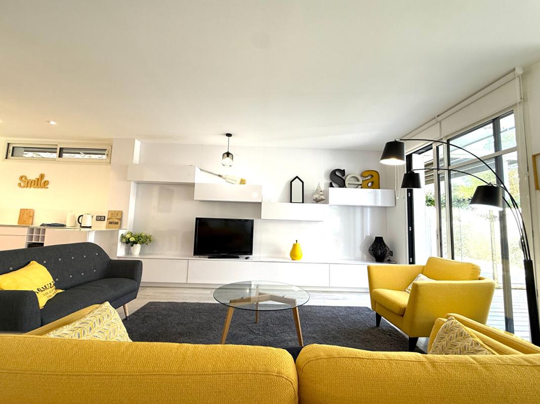 LA BAULE-ESCOUBLAC LA BAULE Maison contemporaine d'exception, Emplacement premium. A pied de la Place du marché et des commerces, 5 chambres 6