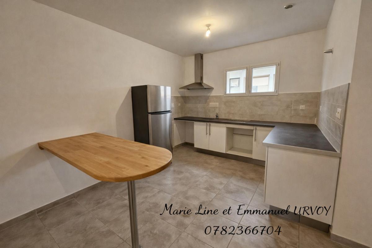 GRAVESON Graveson -  Appartement 63 m² - pièce de vie + de 45 m² - 1 chambre - 1 coin nuit en sous-pente 1