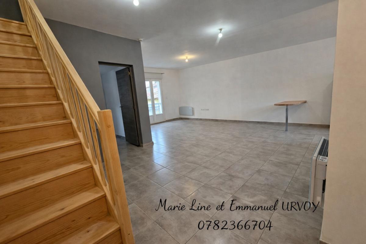 GRAVESON Graveson -  Appartement 63 m² - pièce de vie + de 45 m² - 1 chambre - 1 coin nuit en sous-pente 3