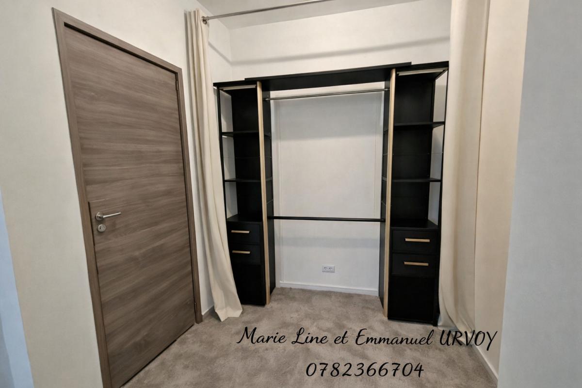 GRAVESON Graveson -  Appartement 63 m² - pièce de vie + de 45 m² - 1 chambre - 1 coin nuit en sous-pente 4