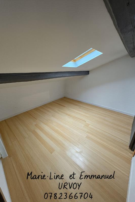GRAVESON Graveson13690 -  Appart 70 m² au sol - pièce de vie + de 45 m² - 1 chambre - 1 coin nuit en sous-pente 8