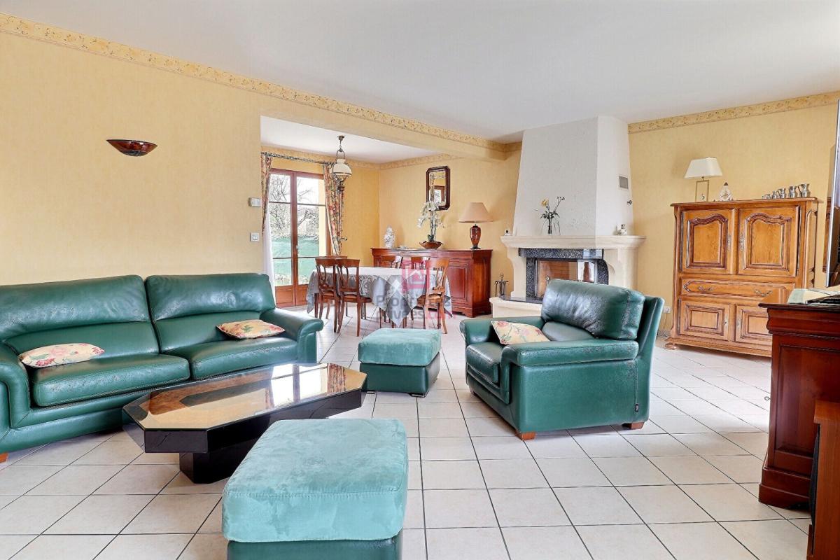 SAINTE-GENEVIEVE-DES-BOIS Maison Sainte Genevieve Des Bois 8 pièce(s) 196 m² 7