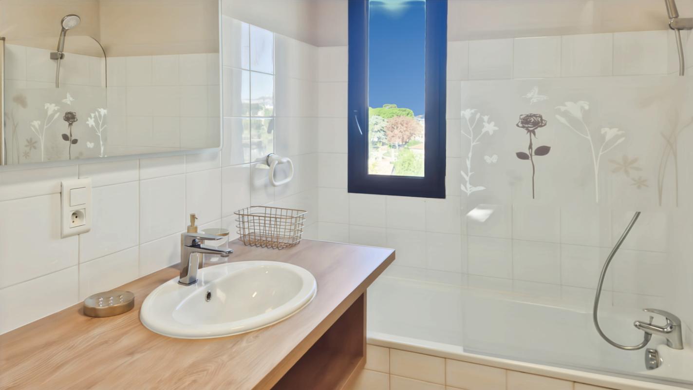 CARPENTRAS Appartement Carpentras 3 pièce(s) 73.4 m2    173 000 11