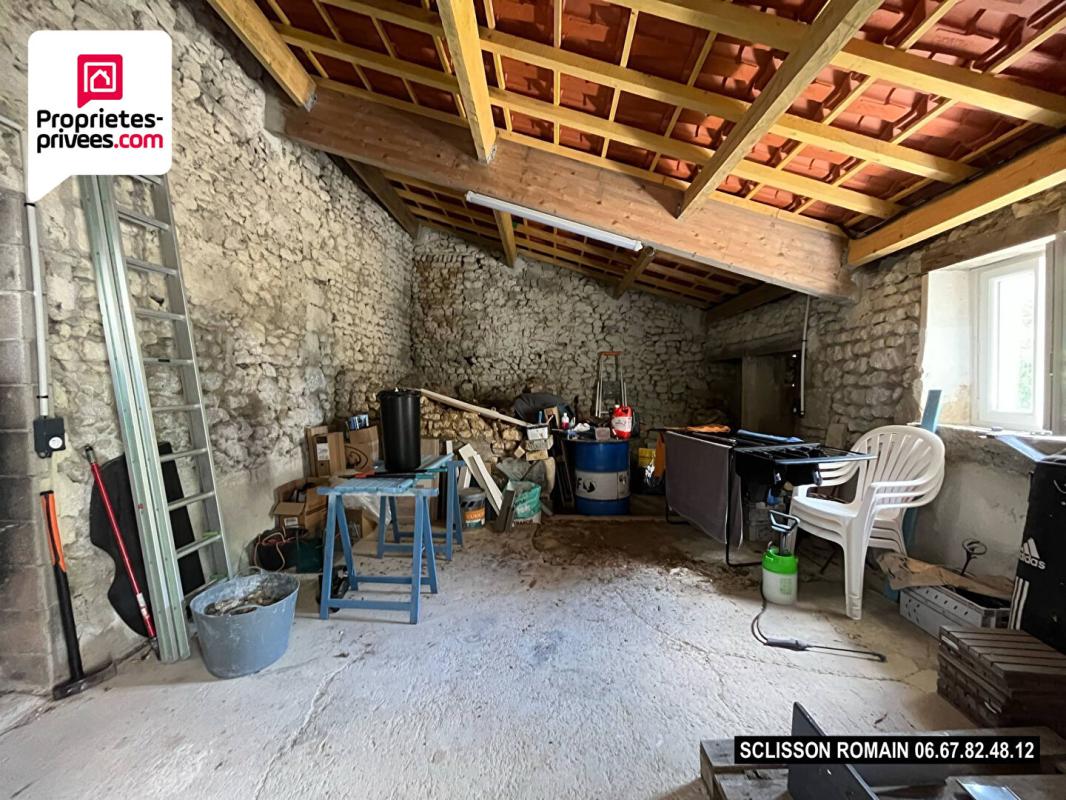 GEMOZAC Maison Gemozac - 115 m2 - 2 chb - studio - piscine - dépendance PRIX 228 778 HAI 10