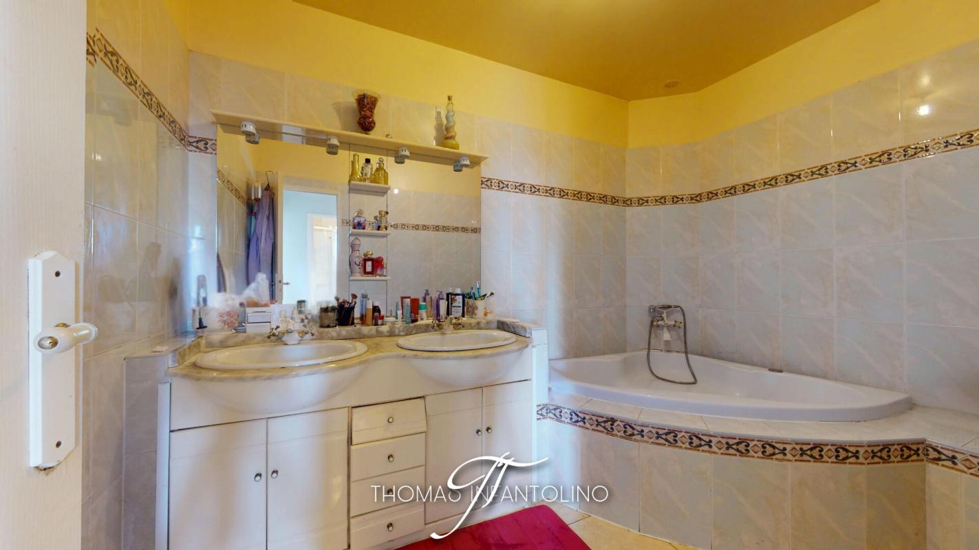 PENNAUTIER EN EXCLUSIVITE - R+1 4 CHAMBRES - SALLE D'EAU - SALLE DE BAINS 11