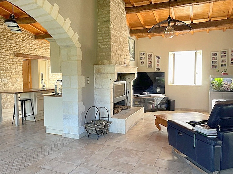 TAUGON Charentaise d'exception - Authenticité, volumes et cadre naturel préservé 6