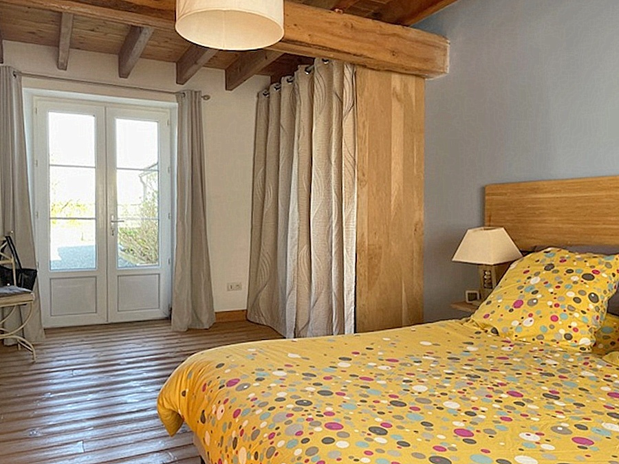 TAUGON Charentaise d'exception - Authenticité, volumes et cadre naturel préservé 9