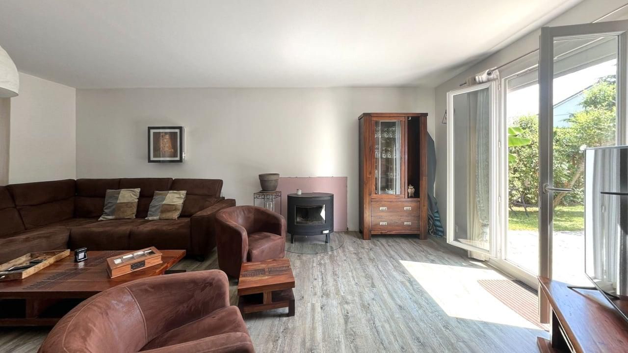 SAINT-GERMAIN-LES-CORBEIL Élegante maison à Saint-germain-les-corbeil 4 pièce(s) 110 m2 11