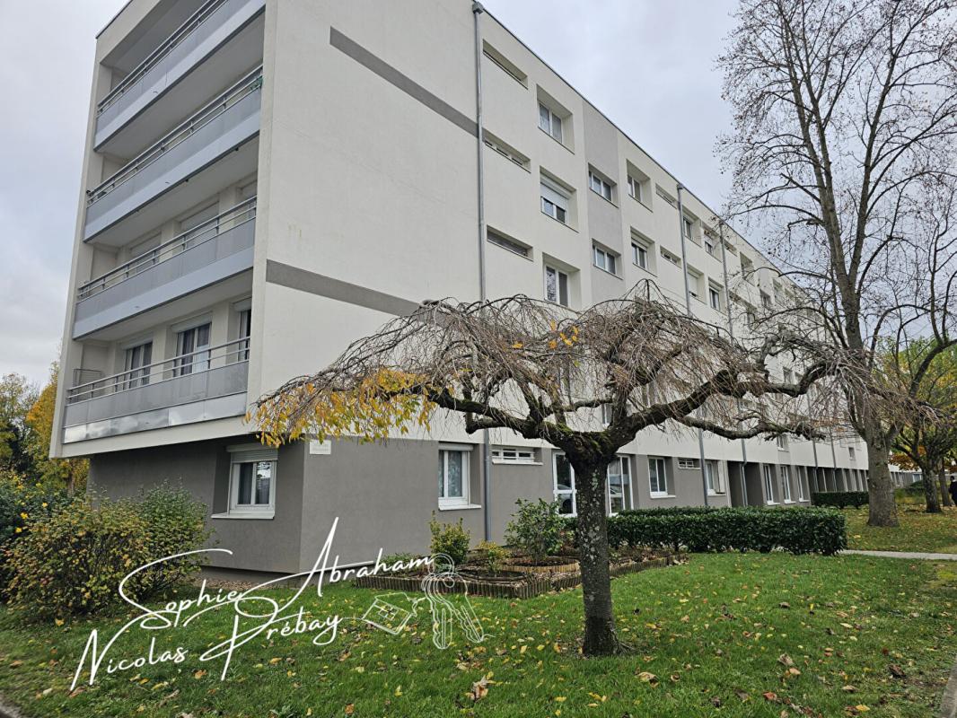 ORLEANS Appartement de 3 pièces, 70 m² avec cave, proche TRAM, commerces, écoles 7