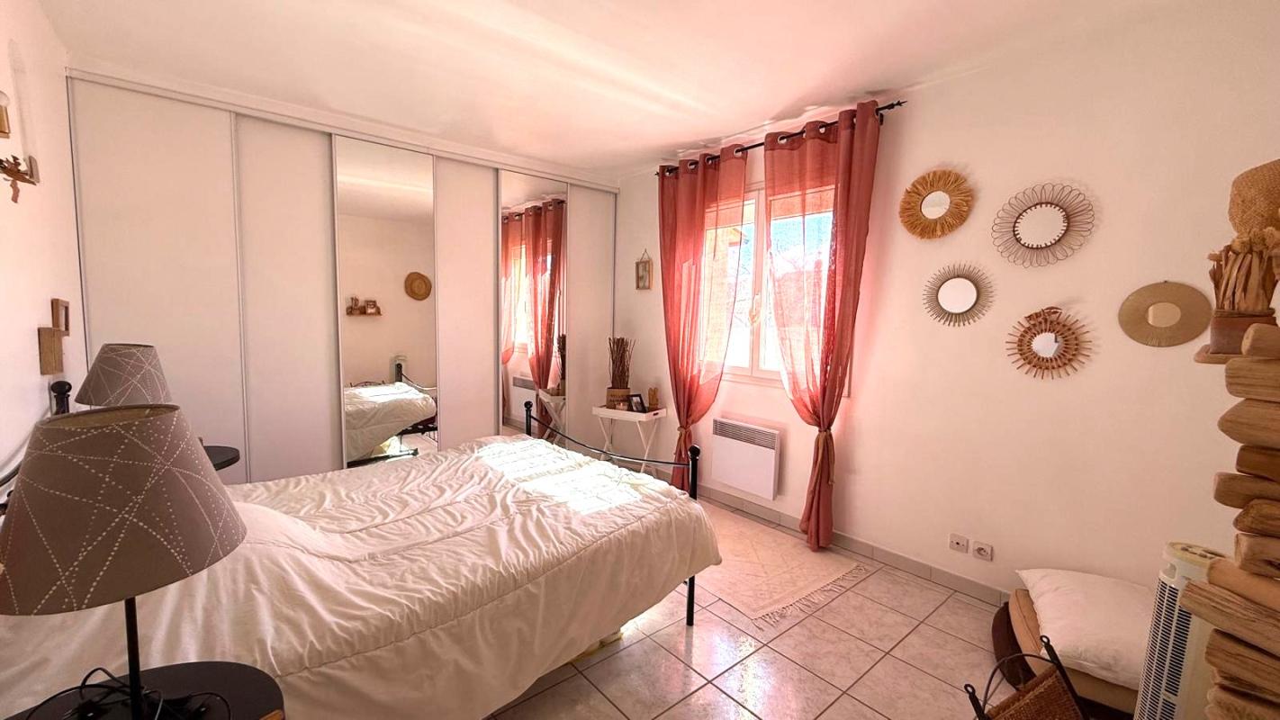 SAINT-CYPRIEN Maison familiale avec piscine ? 119 m² utiles 13