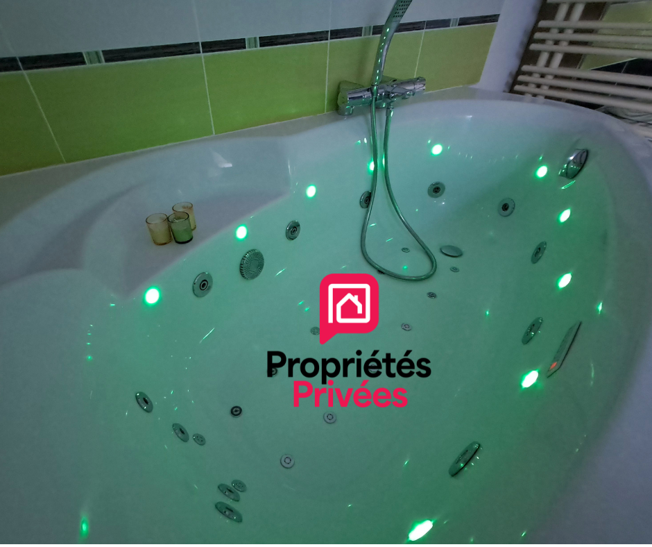 SAINT-MEMMIE Propriété élégante et contemporaine 9