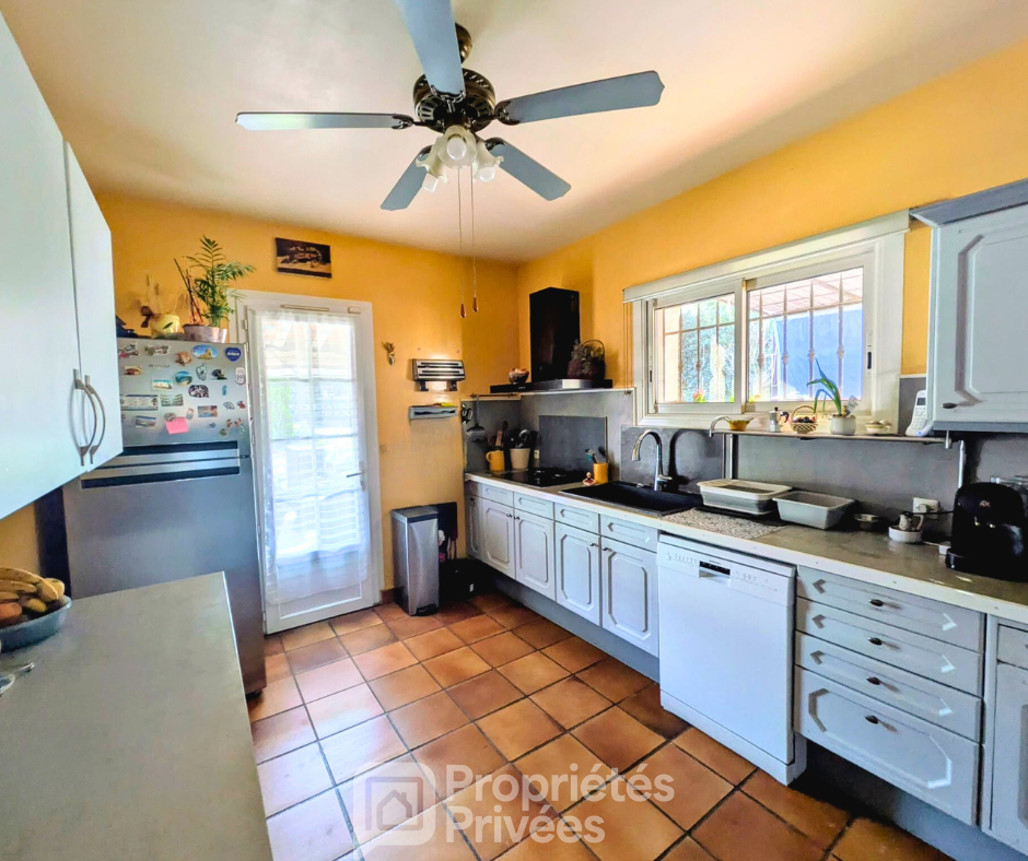 ROQUEBRUNE-SUR-ARGENS Maison 125 m² - Piscine couverte -Grand terrain -Rare sur le secteur ! 6