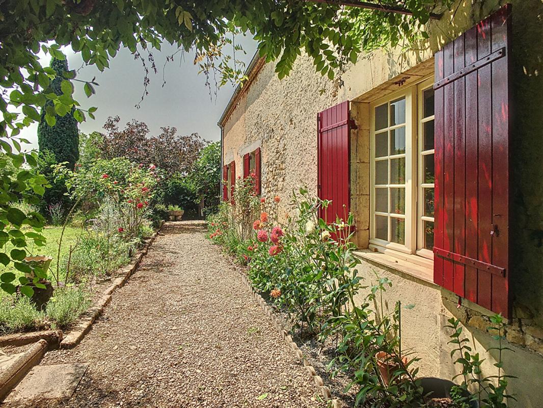 COUX-ET-BIGAROQUE Maison lumineuse avec 4 chambres et piscine 15