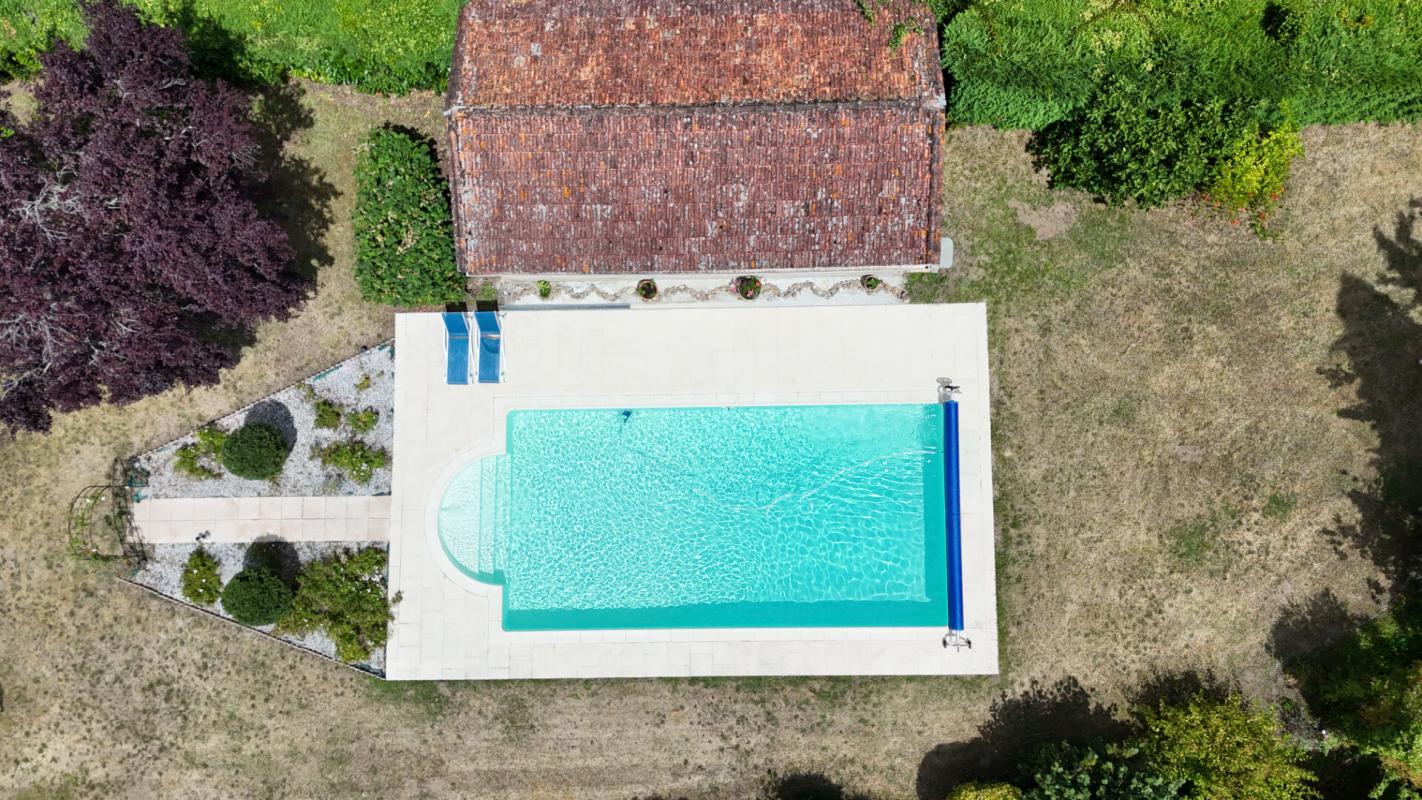 COUX-ET-BIGAROQUE Maison lumineuse avec 4 chambres et piscine 17