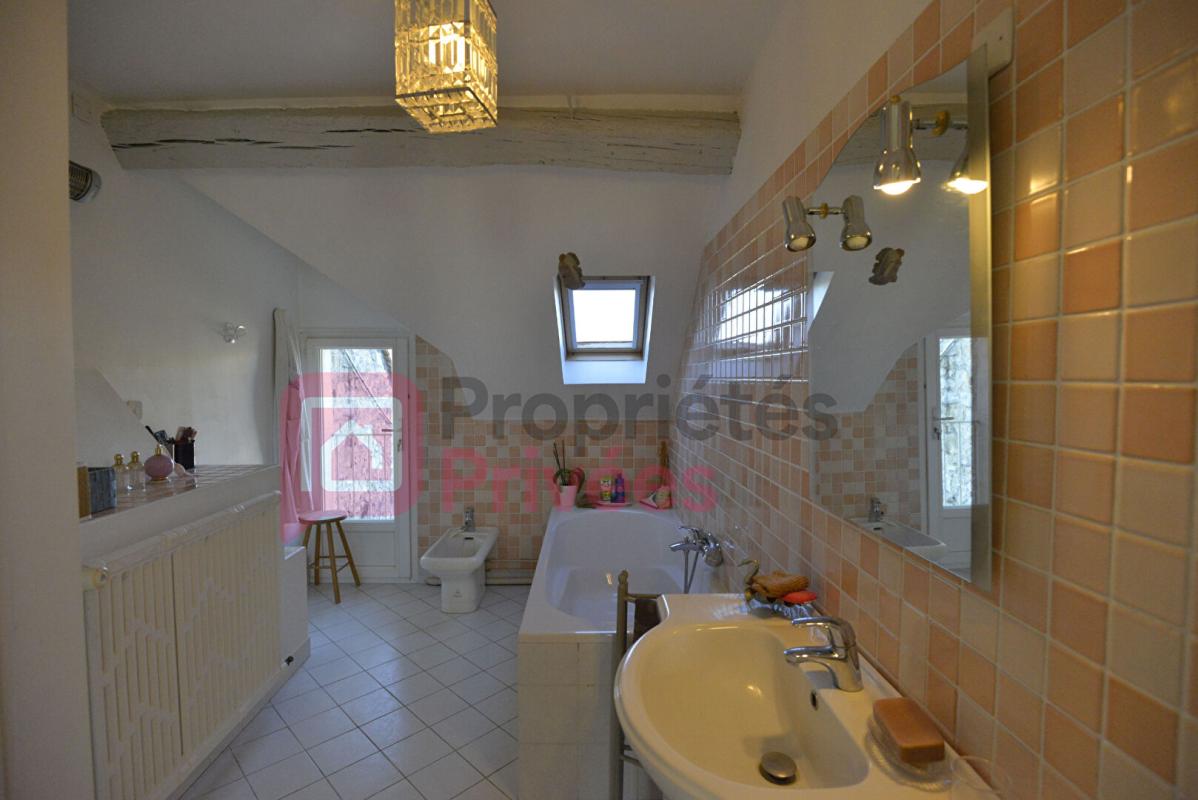 COSNE-COURS-SUR-LOIRE Maison ancienne centre ville 4 chambres avec jardin 12