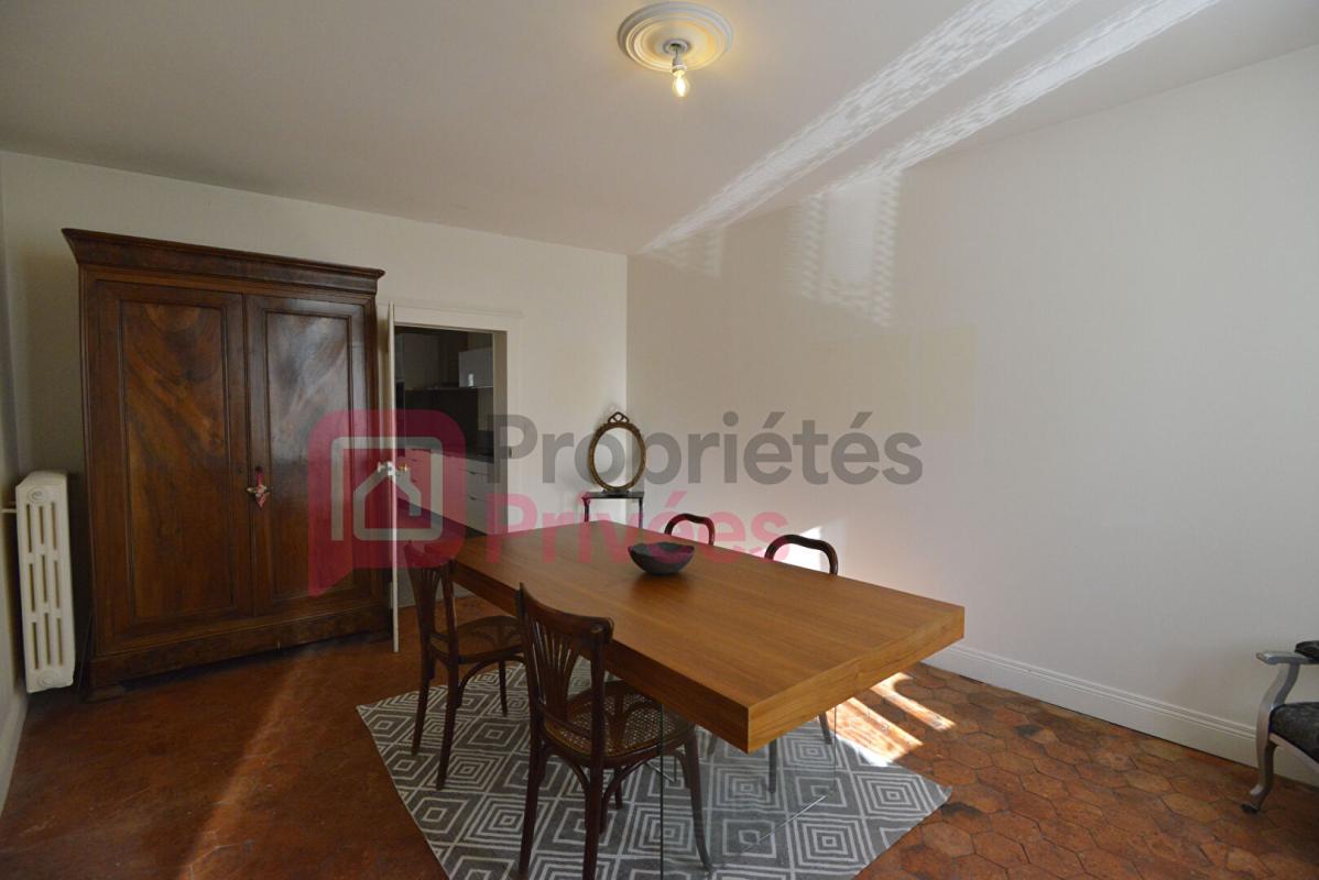 COSNE-COURS-SUR-LOIRE Maison ancienne centre ville 4 chambres avec jardin 5