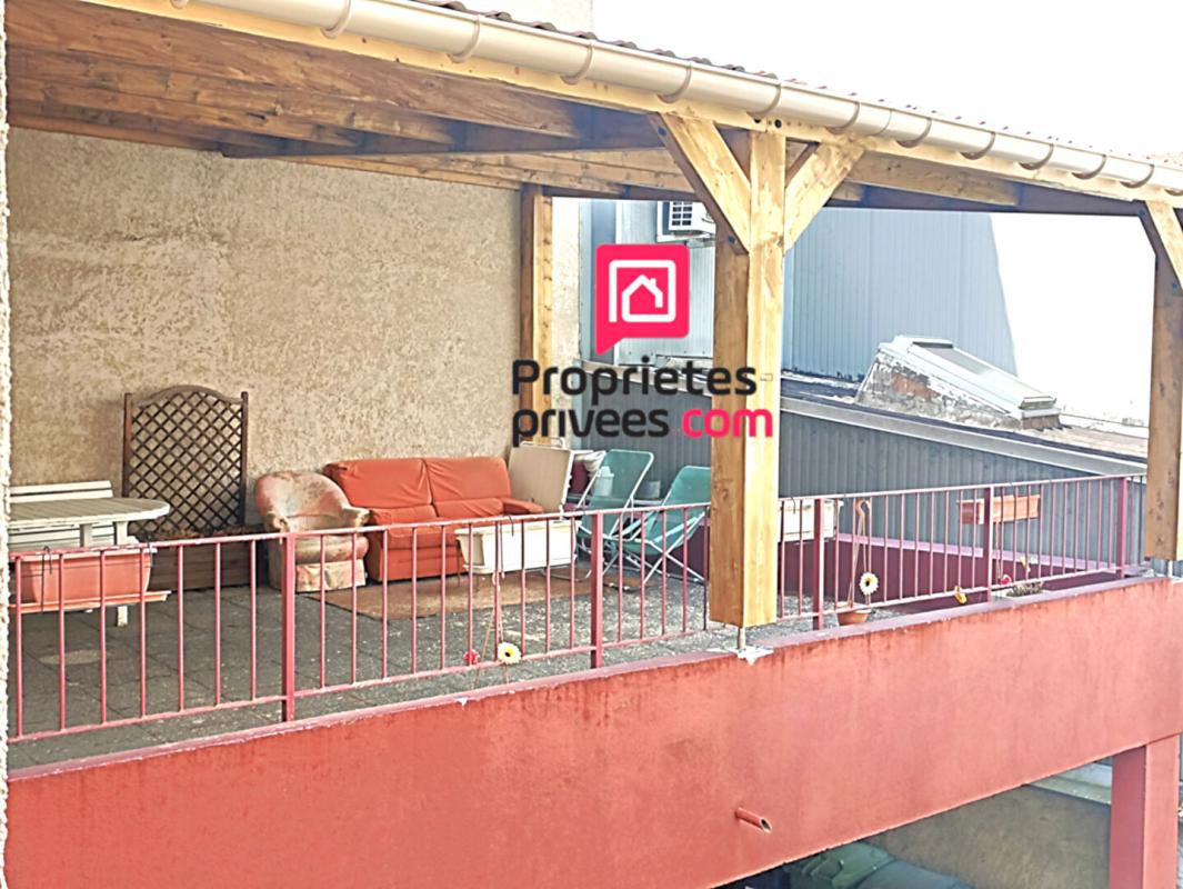 LE CHAMBON-FEUGEROLLES APPARTEMENT 6 PIÈCES CENTRE-VILLE + GRANDE TERRASSE COUVERTE + 2 GARAGES + 2 CAVES 14