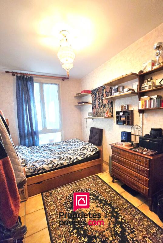 LE CHAMBON-FEUGEROLLES Appartement Le Chambon Feugerolles 6 pièce(s) 115 m2 6