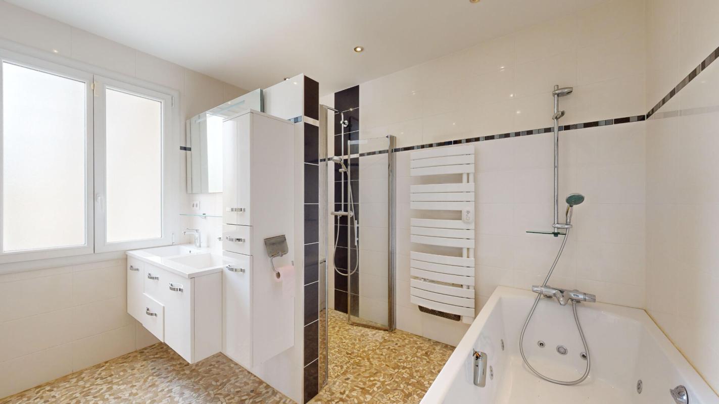 NARBONNE MAISON BOURGEOISE, PISCINE ET GARAGES - PROCHE NARBONNE 11