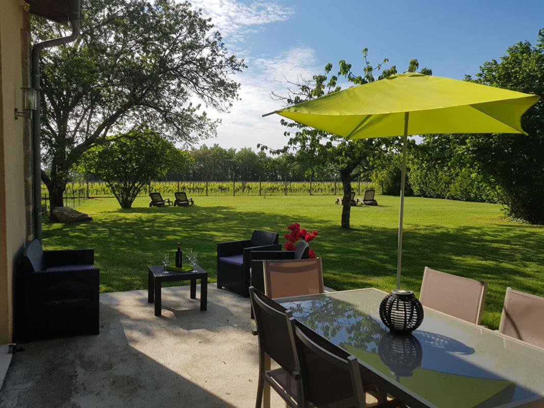SAINTE-COLOMBE Belle girondine au calme avec vue sur les vignes + gîte haut de gamme 17
