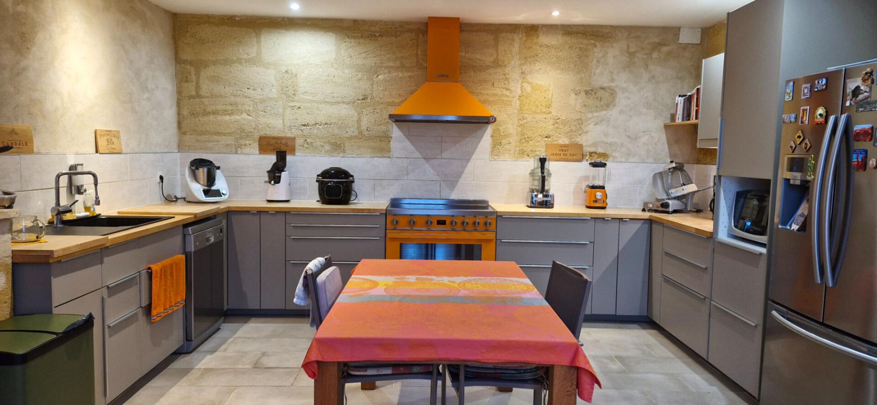 SAINTE-COLOMBE Belle girondine au calme avec vue sur les vignes + gîte haut de gamme 2