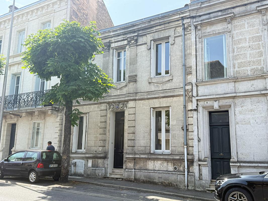 ANGOULEME Maison de ville 6 pièces 1