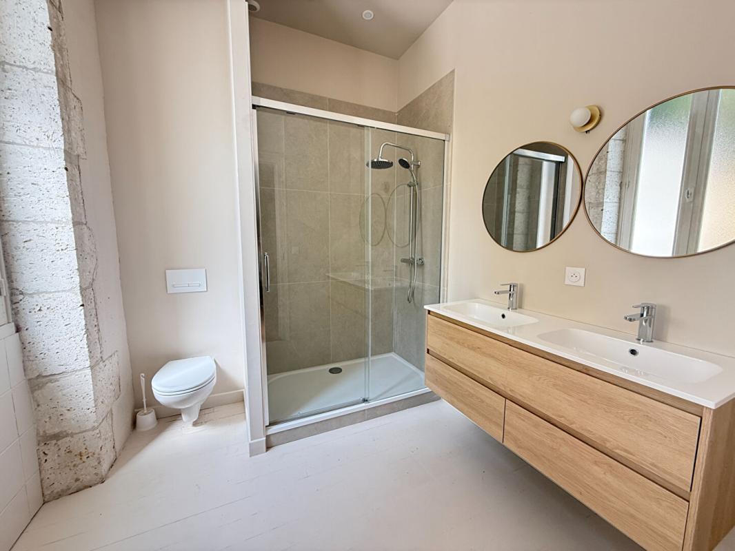 ANGOULEME Maison de ville 6 pièces 10