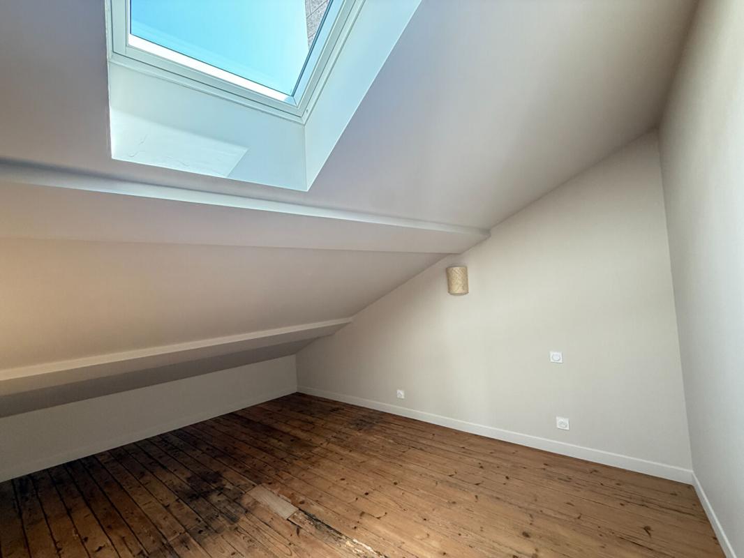 ANGOULEME Maison de ville 6 pièces 13